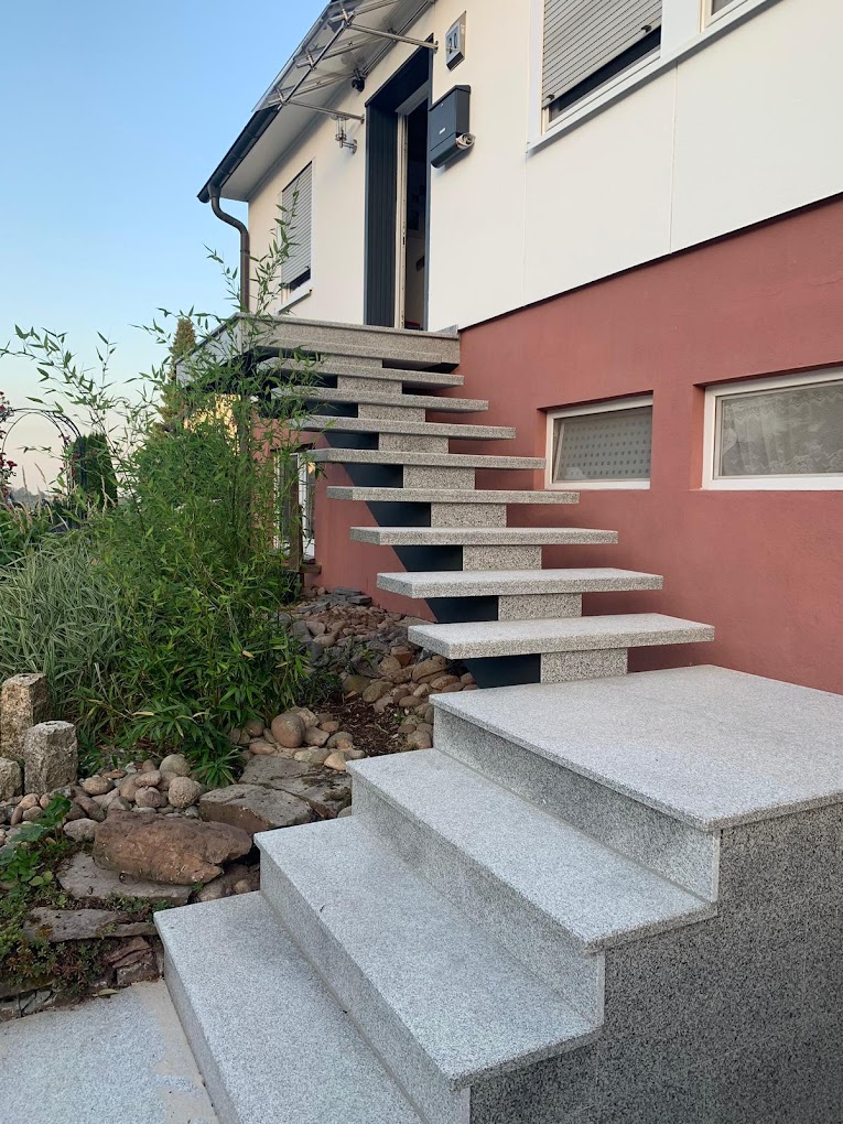 Außentreppe mit Granitstufen - Tatarevic