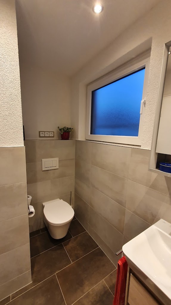 Fliesenarbeiten im Gäste-WC